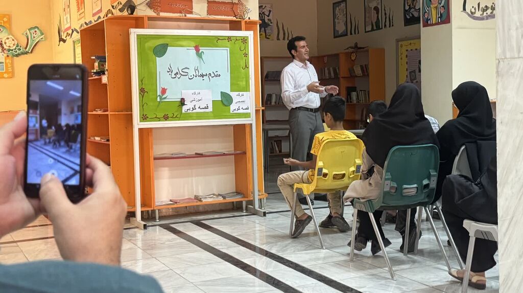 1334210 برگزاری کارگاه قصهگویی برای مراکز شماره ۲ و۳ اسلامآباد غرب