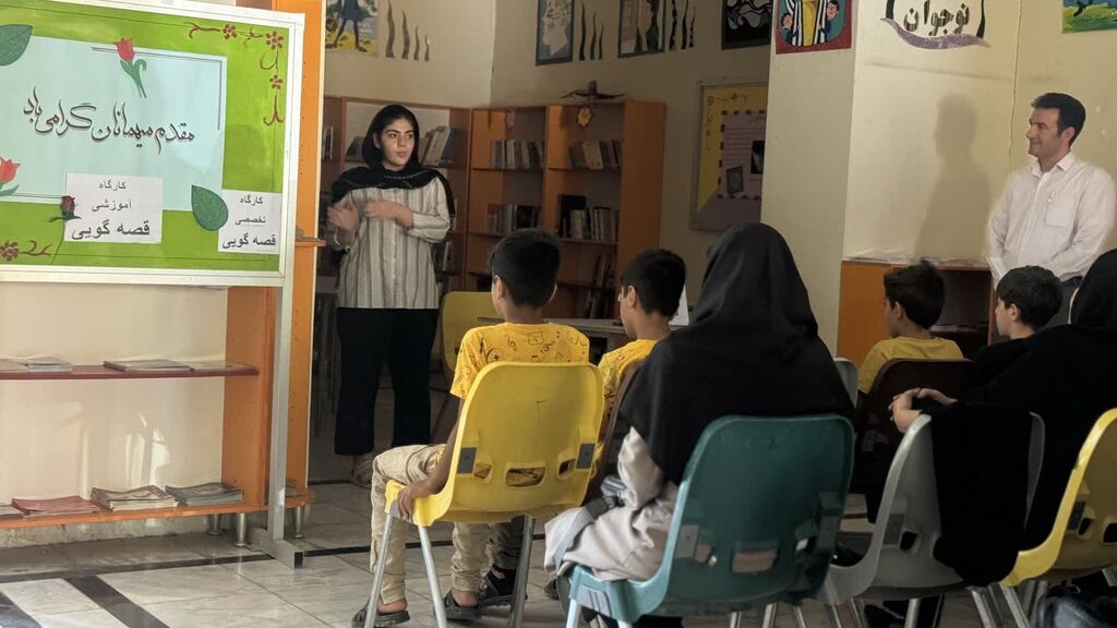 1334213 برگزاری کارگاه قصهگویی برای مراکز شماره ۲ و۳ اسلامآباد غرب