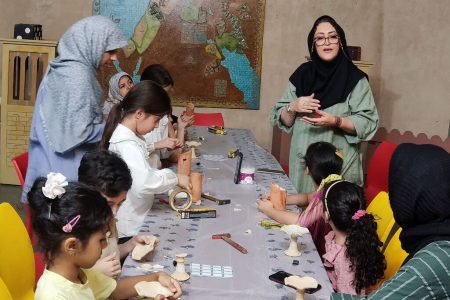 کارگاه «آشنایی با مرمت سفال برای کودکان» در موزه تاریخ کانون برگزار شد