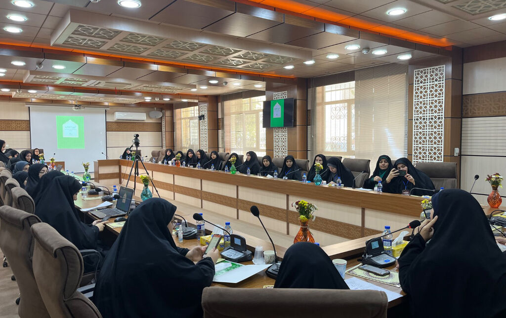 سومین دوره تربیت مربی کانون پرورش فکری در قم به پایان رسید