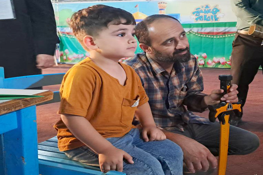 1334356-1 نمایش و نقد پویانمایی کشاورز و ربات برای مخاطبان؛ ترویج خلاقیت و دانش در نمایشگاه «روایت پرچمداران»