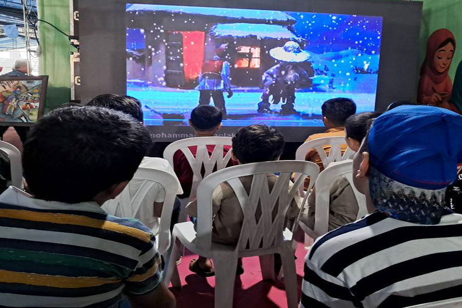 1334358-1 نمایش و نقد پویانمایی کشاورز و ربات برای مخاطبان؛ ترویج خلاقیت و دانش در نمایشگاه «روایت پرچمداران»