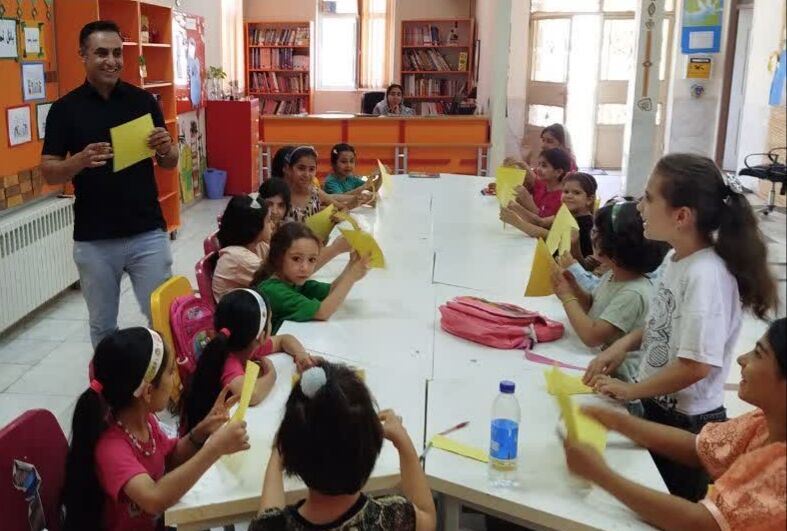 1334456-1 کارگاههای خلاقیتپرور اوریگامی در مرکز صحنه شماره ۲ برگزار شد