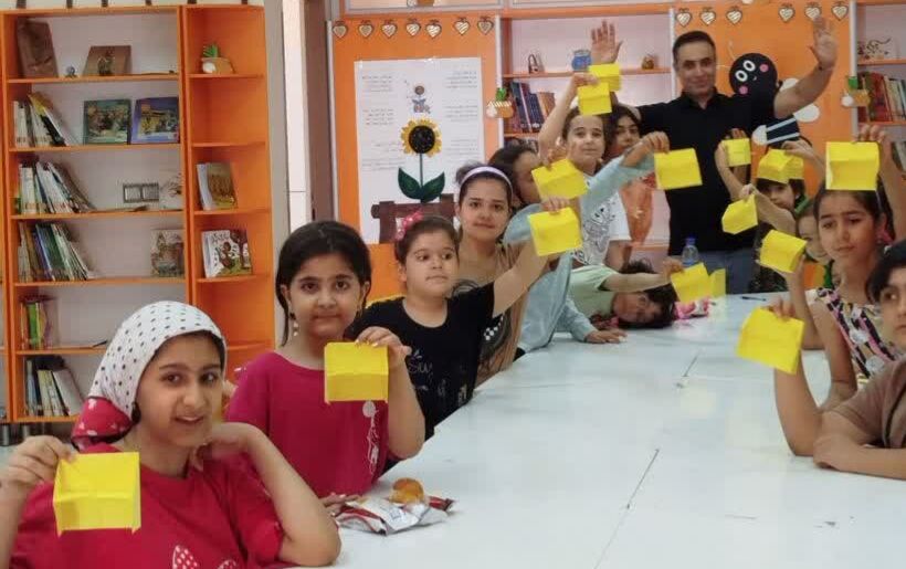 1334460-1 کارگاههای خلاقیتپرور اوریگامی در مرکز صحنه شماره ۲ برگزار شد