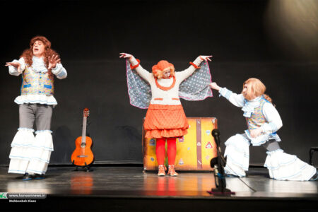 از کرج تا سنندج/ گشت‌وگذار نمایشی دوره‌گردها در کوچه‌های پاییز