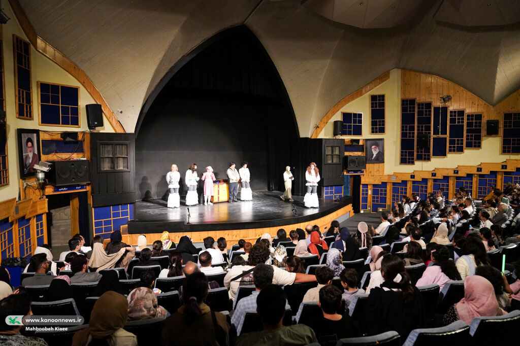 از کرج تا سنندج/ گشت‌وگذار نمایشی دوره‌گردها در کوچه‌های پاییز