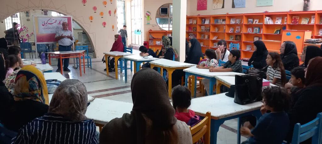 1334535-1 کارگاه قصهگویی برای اعضا و والدین مرکز کرندغرب