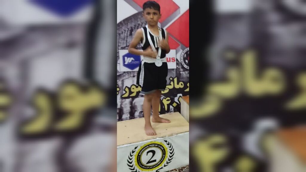 1334548-1 مدالهای رنگین عضو مرکز شماره ۳ کانون کرمانشاه در وزنهبرداری