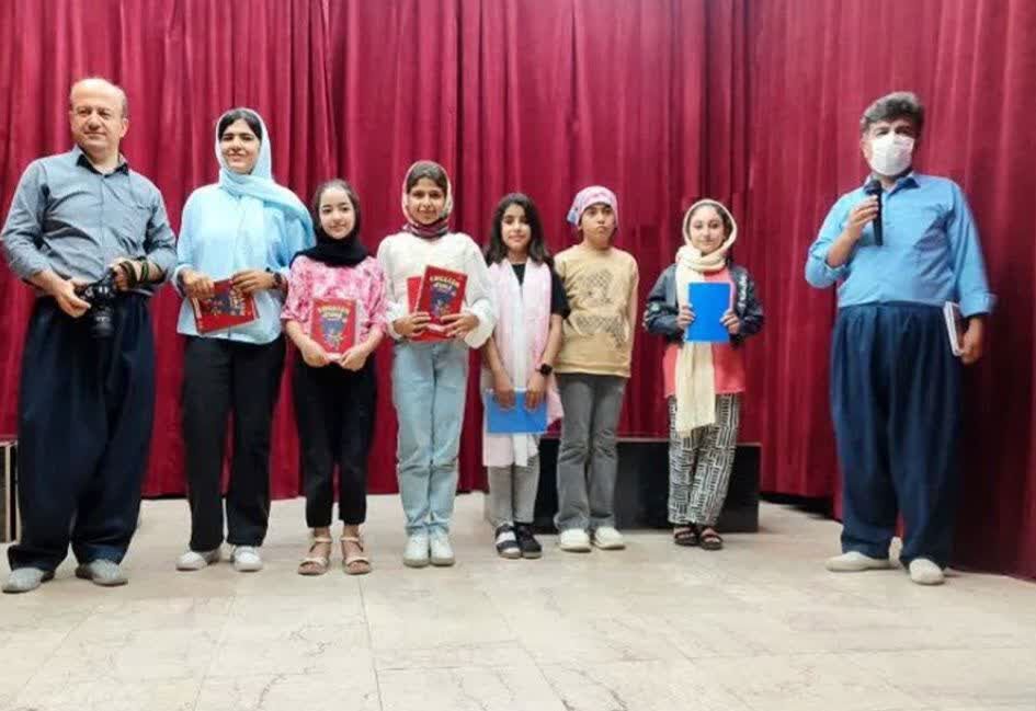 1334558-1 اعضای فعال پاوه مهمان مرکز روانسر شدند