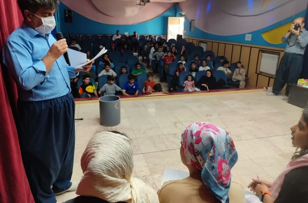 1334561-1 اعضای فعال پاوه مهمان مرکز روانسر شدند