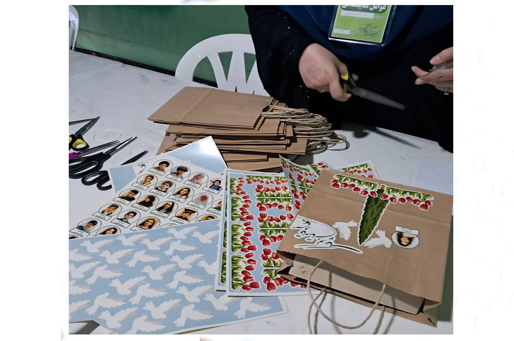 1334566 نشست «سروقامتان کوچک ایران» در کنگره ۸ هزار شهید گیلان/ حرکتی فرهنگیهنری که ایثار را به قلب کودکان پیوندزد