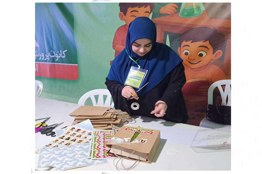 1334567 نشست «سروقامتان کوچک ایران» در کنگره ۸ هزار شهید گیلان/ حرکتی فرهنگیهنری که ایثار را به قلب کودکان پیوندزد