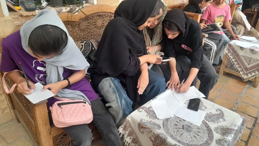 بازدید نوجوان‌محوری کانون دهق از بناهای قدیمی شهر