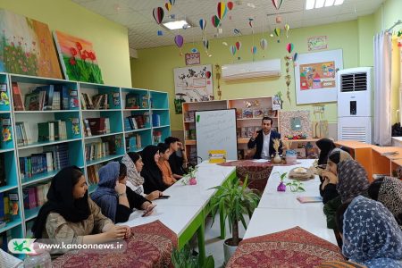 برگزاری نشست‌ ادبی مشترک اعضا مراکز سیراف و کنگان