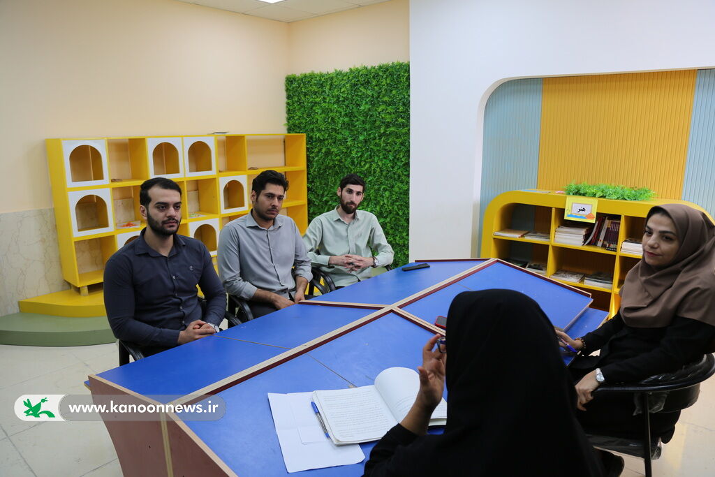 1334646-1 برگزاری دوره آموزشی مربیان کتابخانههای سیار کانون پرورش فکری در بوشهر