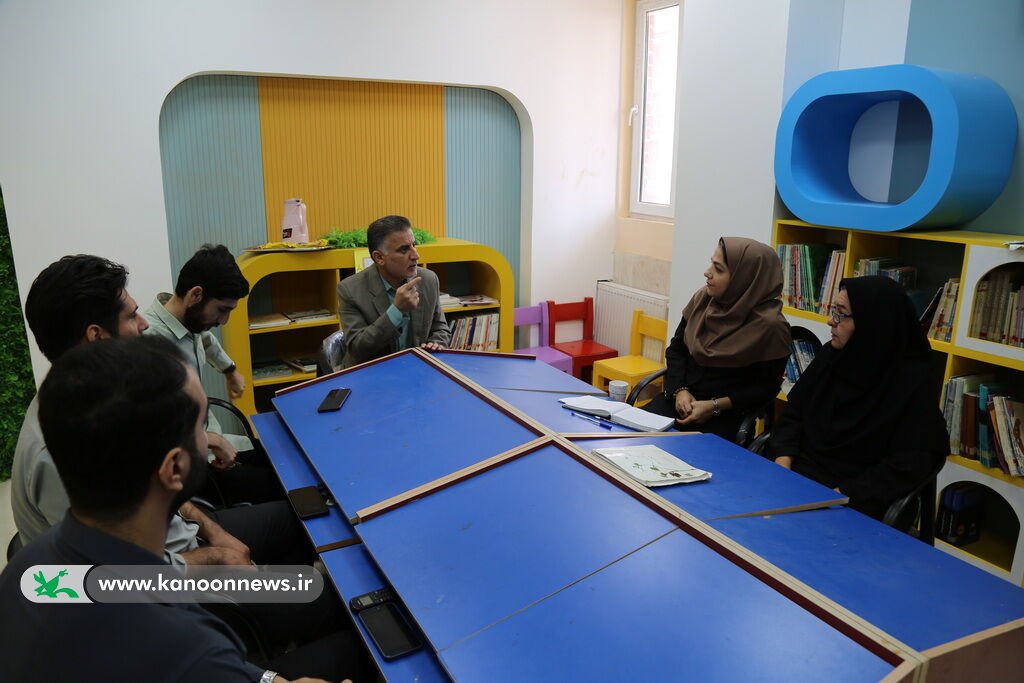 1334647-1 برگزاری دوره آموزشی مربیان کتابخانههای سیار کانون پرورش فکری در بوشهر