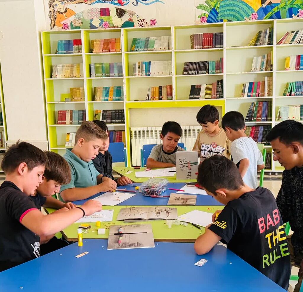 1334792-1 سفرهای خیالانگیز در باشگاههای کتابخوانی کانون