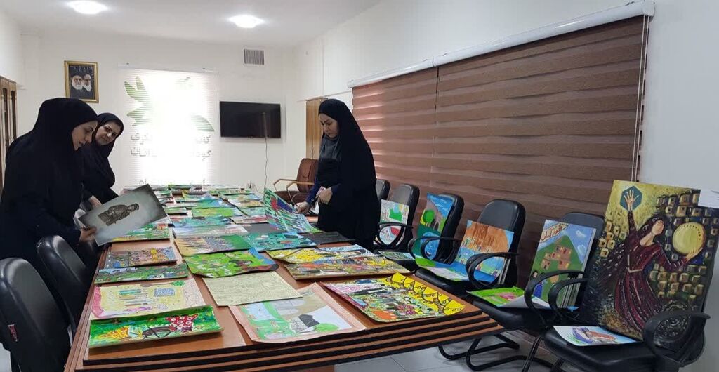 1334979-1 داوری دومین جشنواره سرزمین مادری کانون کرمانشاه