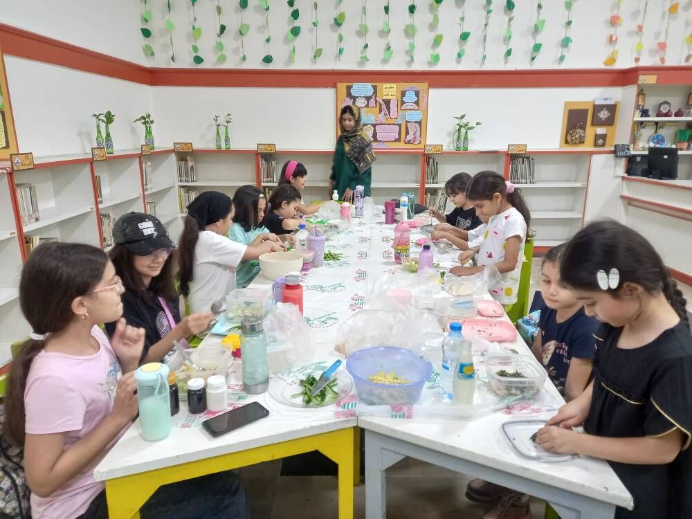 1335012-1 خوراکهای خاطرهانگیز در مرکز ۳۰ کانون استان تهران