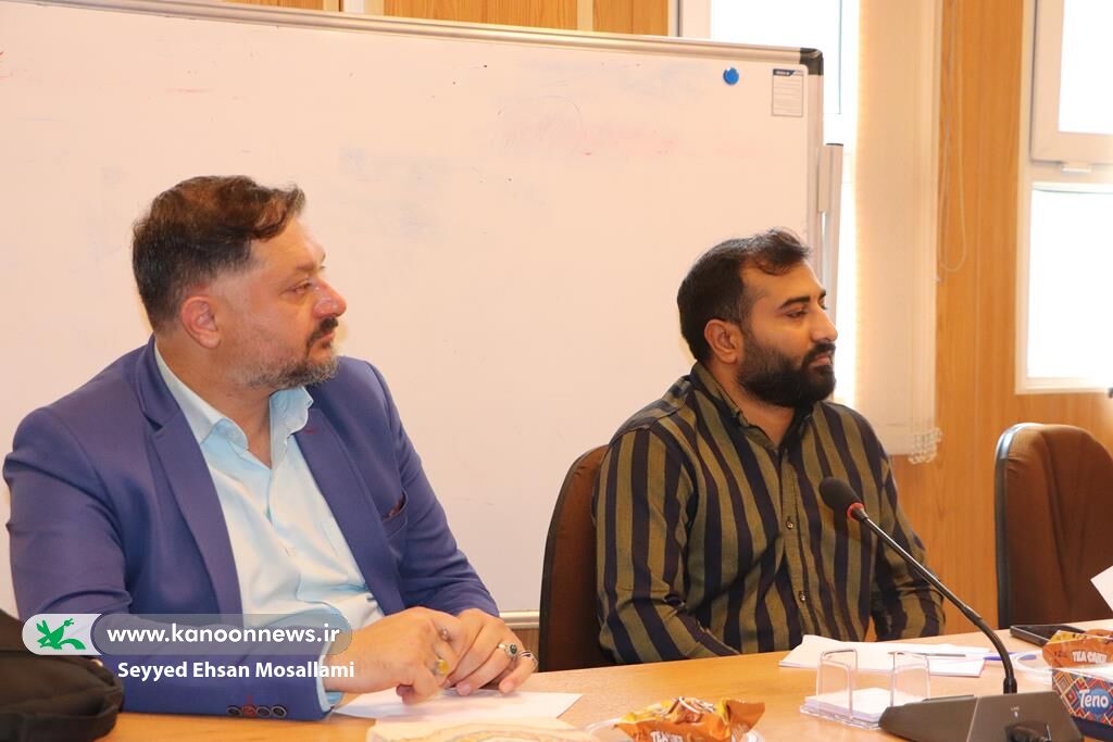 1335040-1 نشست مربیان مراکز کتابخانههای سیار کانون گلستان