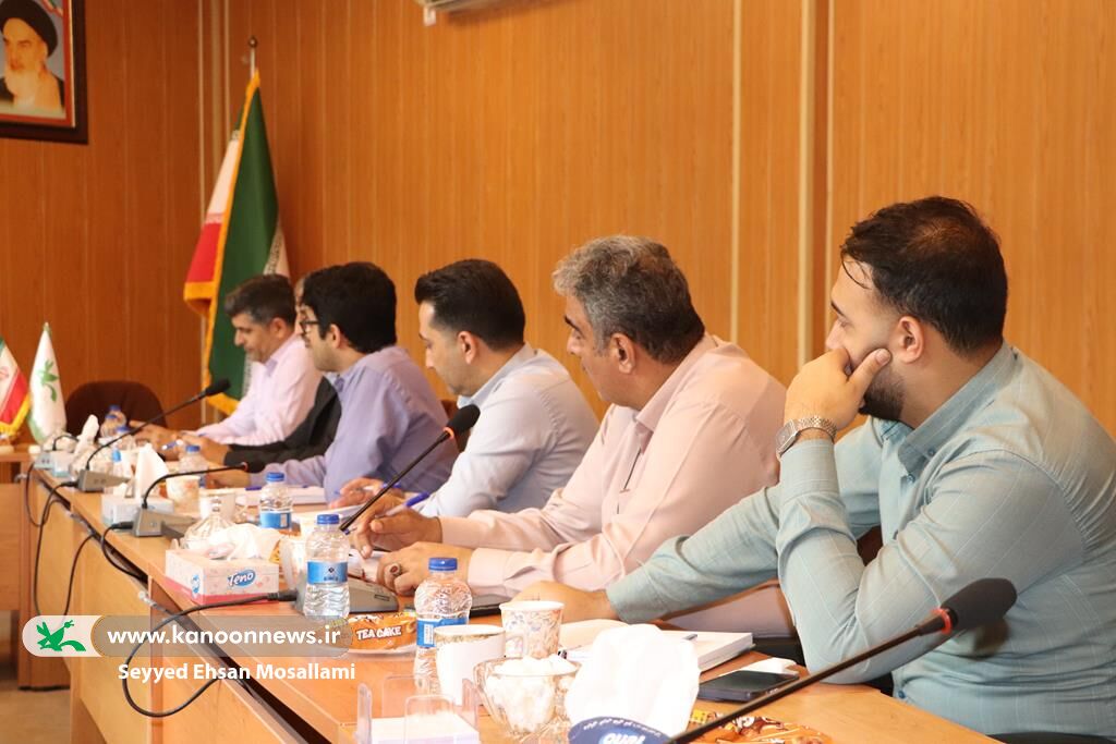 1335049-1 نشست مربیان مراکز کتابخانههای سیار کانون گلستان