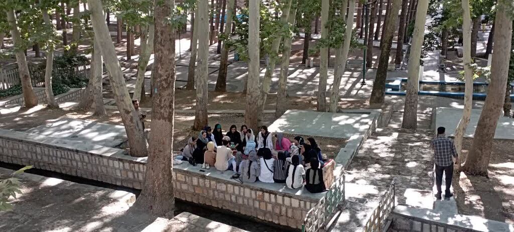 1335187-1 اردوی استانی با کارگاه تمرین نقد و گفتگو در سراب هرسین