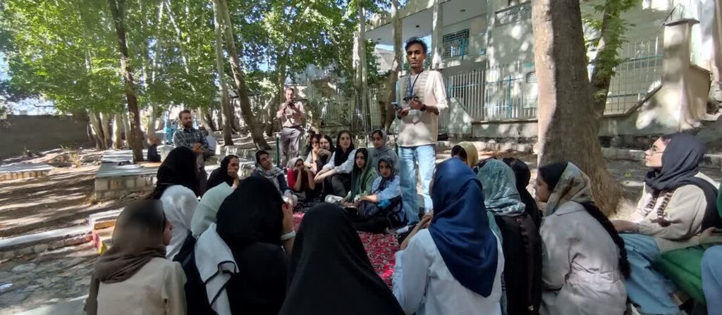 1335188-1 اردوی استانی با کارگاه تمرین نقد و گفتگو در سراب هرسین