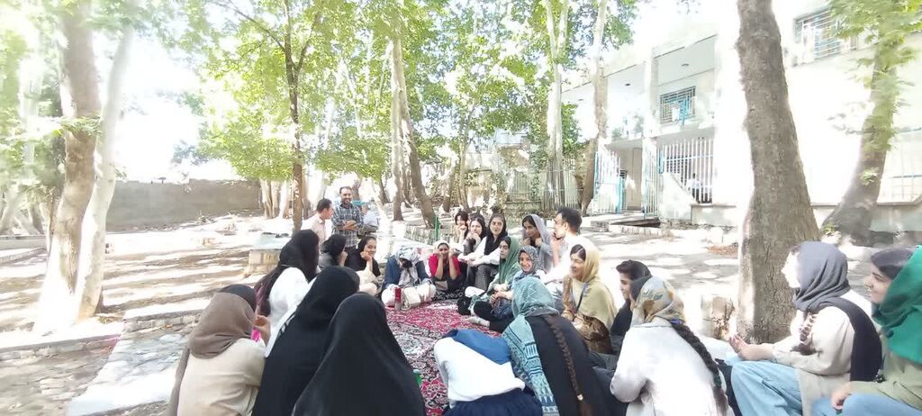 1335190-1 اردوی استانی با کارگاه تمرین نقد و گفتگو در سراب هرسین