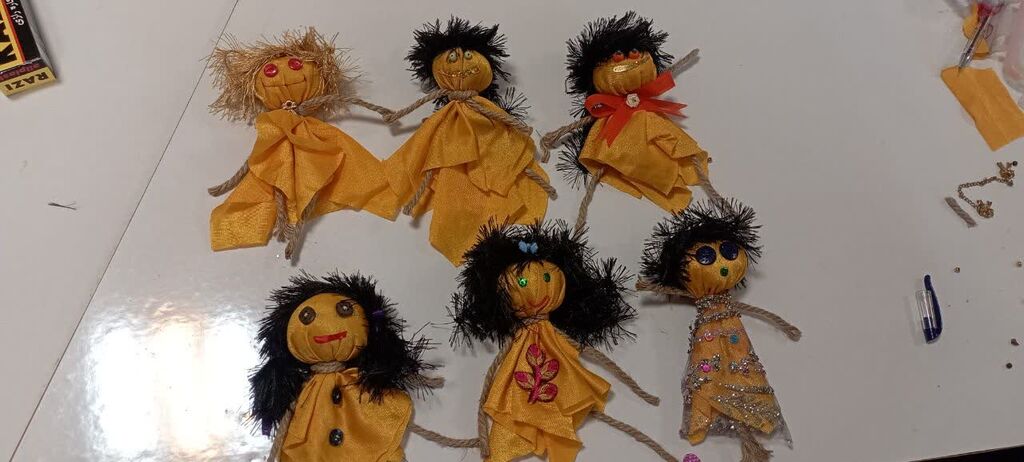 1335244-1 اعضای اردوی استانی کانون کرمانشاه عروسک ساختند