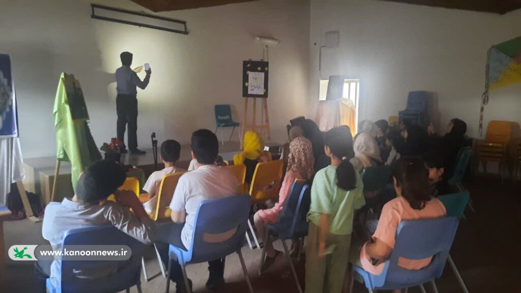 1335335-1 کارگاههای علمی رصد ماه در مراکز کانون گرگان برگزار شد