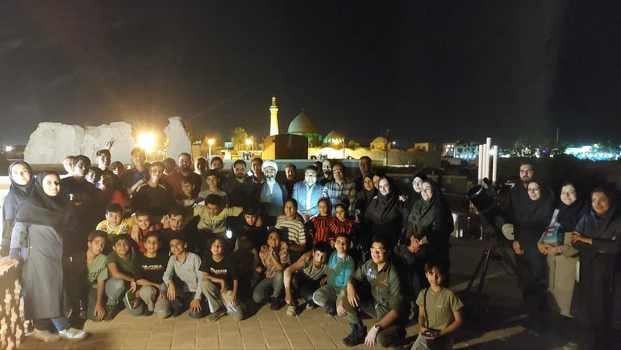 1335360-1 پویش ملی «ماه در آغوش سایهها» در اردوی پسران کانون استان اصفهان برگزار شد