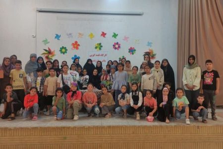 کارگاه آموزشی قصه‌گویی با حضور قصه‌گوی ملی در رزن برگزار شد