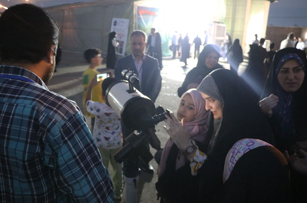 1335651 شبی رویایی با نجوم و شگفتیها در باغموزه دفاع مقدس رشت