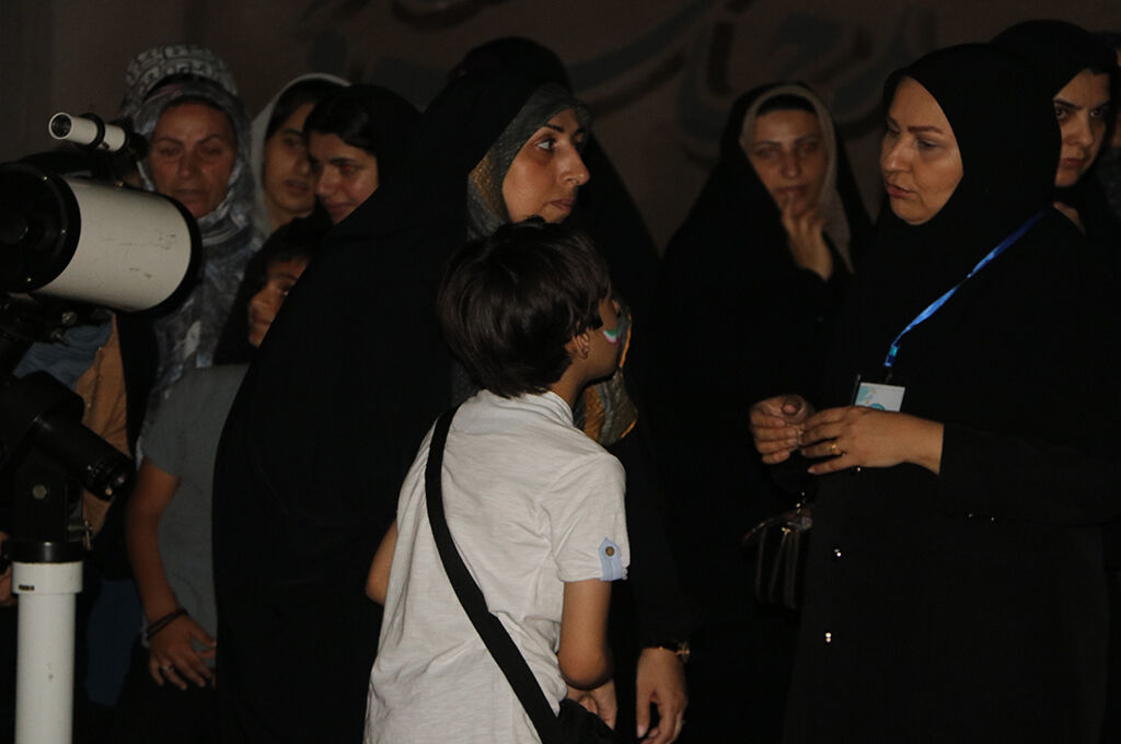 1335657 شبی رویایی با نجوم و شگفتیها در باغموزه دفاع مقدس رشت