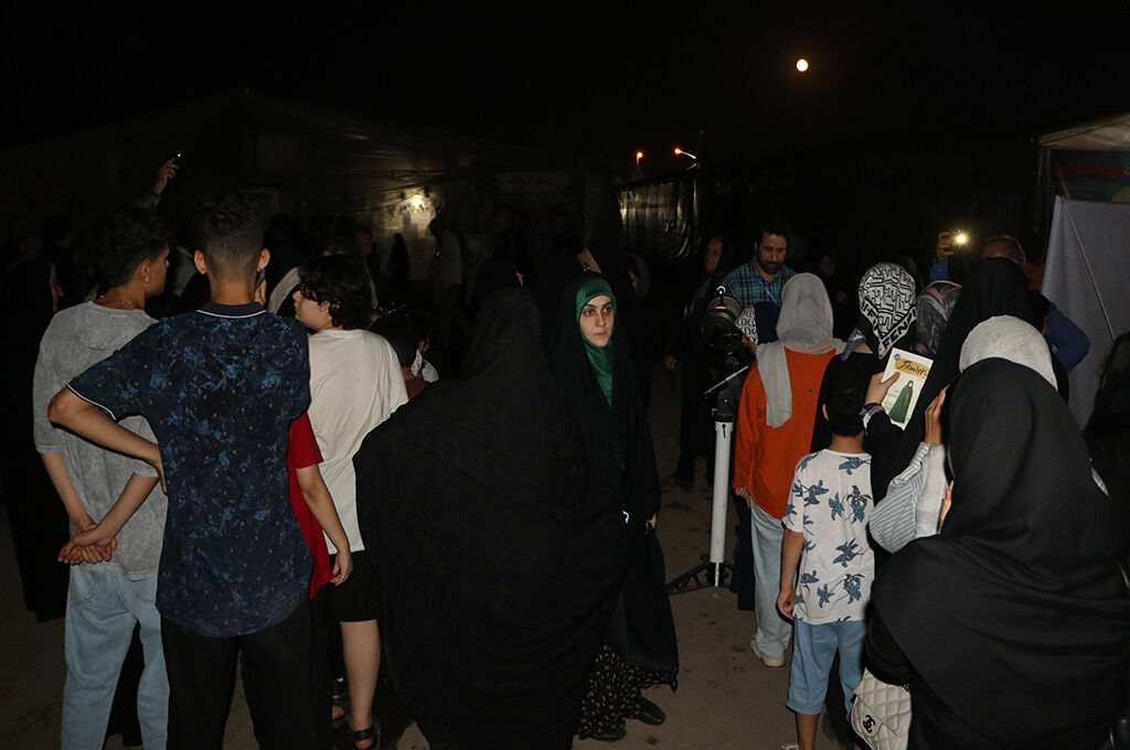 1335658 شبی رویایی با نجوم و شگفتیها در باغموزه دفاع مقدس رشت