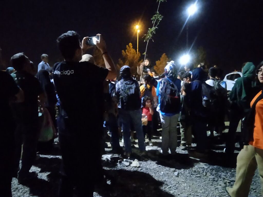 1335867-1 پویش ملی «ماه در آغوش سایهها» در رصدخانه کانون خراسان رضوی