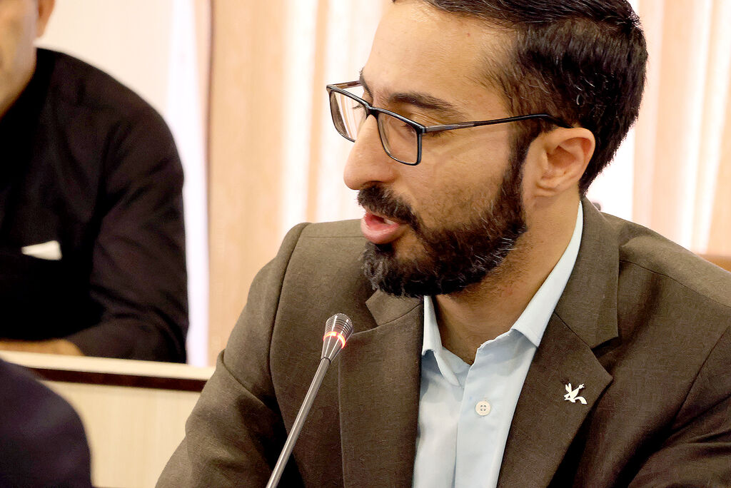 1336003-1 از ذرات ریز تا ذهنهای بزرگ؛ مربیان کانون با نانو آشنا شدند