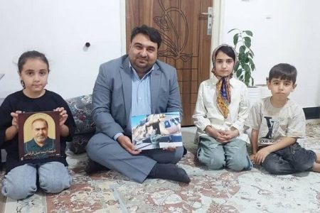 دیدار مدیرکل کانون استان اصفهان با فرزندان شهید اسماعیل قرقانی، صبا و سِودا