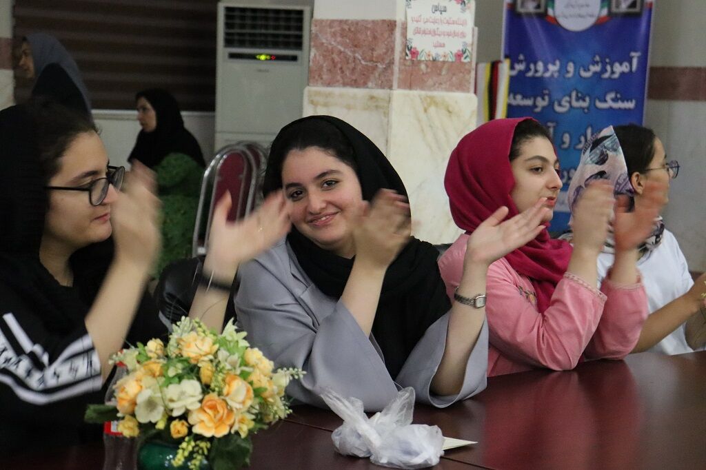 1336092-1 برگزاری جشنی به میزبانی نوجوانان البرزی برای میلاد پیامبر (ص) و امام صادق (ع)