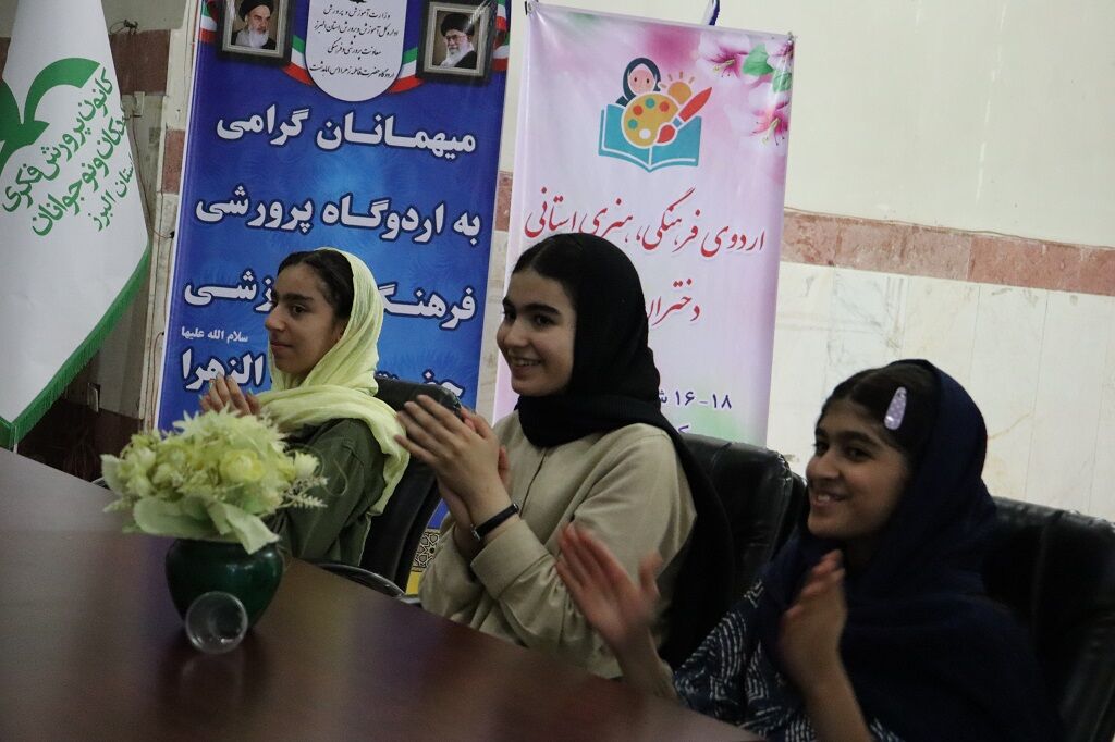 1336095-1 برگزاری جشنی به میزبانی نوجوانان البرزی برای میلاد پیامبر (ص) و امام صادق (ع)