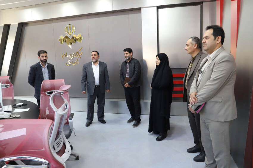 1336138-1 مدیرکل کانون اردبیل با قائممقام صداوسیمای استان دیدار کرد