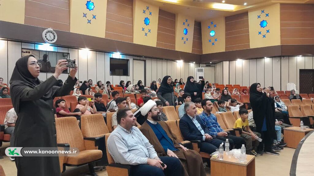 1336179-1 جشن پایان کارگاههای تابستانه در مجتمع فرهنگی هنری کانون گرگان
