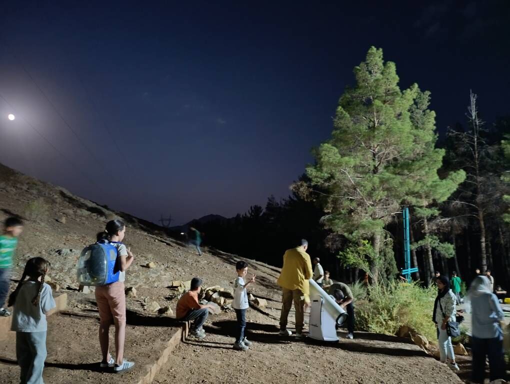 1336256 وقتی ماه در سایه رفت و کودکان فارس به آسمان نزدیکتر شدند