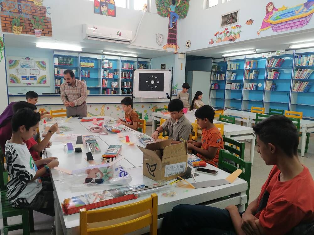 1336260 وقتی ماه در سایه رفت و کودکان فارس به آسمان نزدیکتر شدند