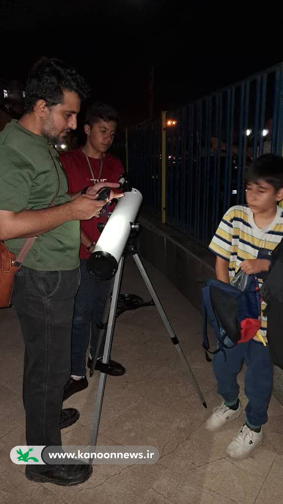 1336345-1 شهروندان زنجانی شاهد ماهگرفتگی کلی در مرکز علوم و نجوم