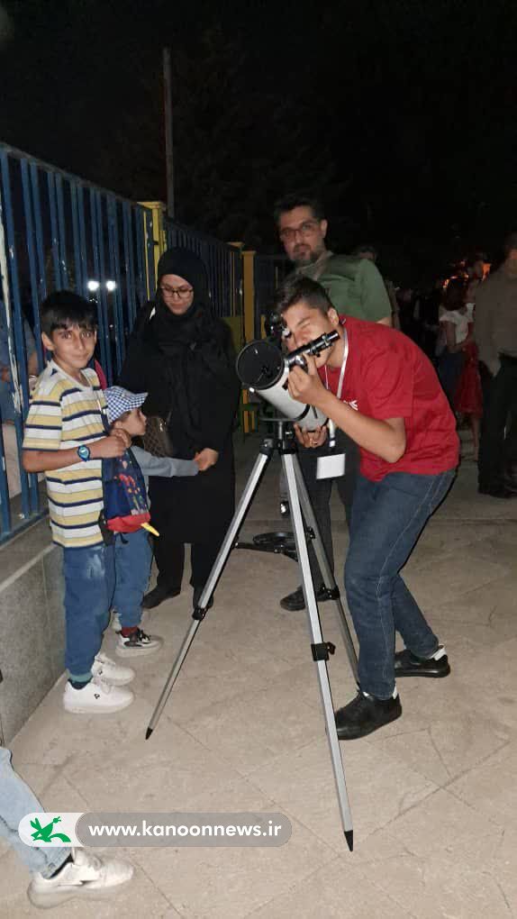 1336347-1 شهروندان زنجانی شاهد ماهگرفتگی کلی در مرکز علوم و نجوم