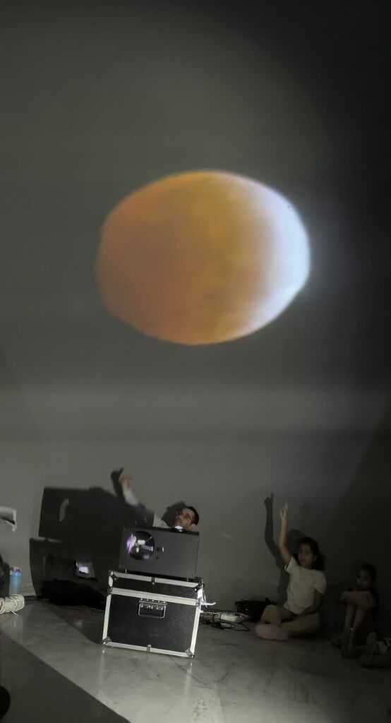 1336362-1 اعضای مرکز شماره ۲ کانون کرمانشاه ماه را در آسماننما رصد کردند