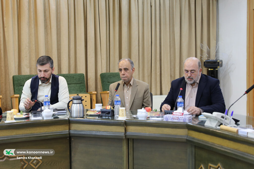 1336446 گفتمانسازی سند ملی حقوق کودکان در هفته ملی کودک