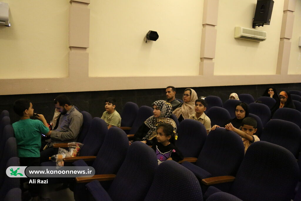 خانواده‌ها و نوجوانان بوشهری با آسیب‌های اجتماعی و چالش‌های فضای مجازی آشنا شدند