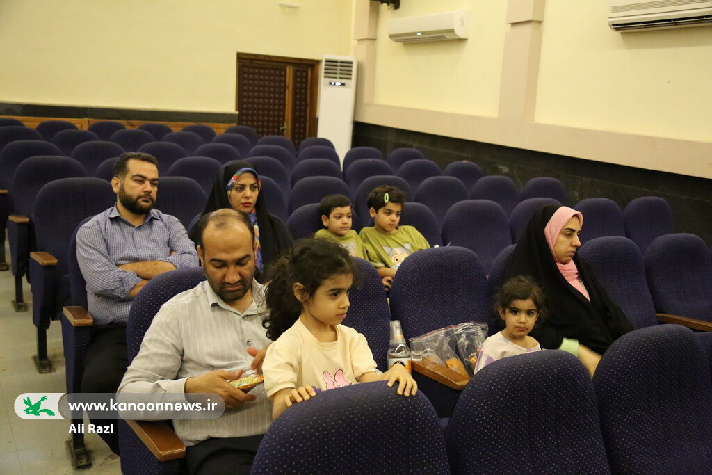 خانواده‌ها و نوجوانان بوشهری با آسیب‌های اجتماعی و چالش‌های فضای مجازی آشنا شدند